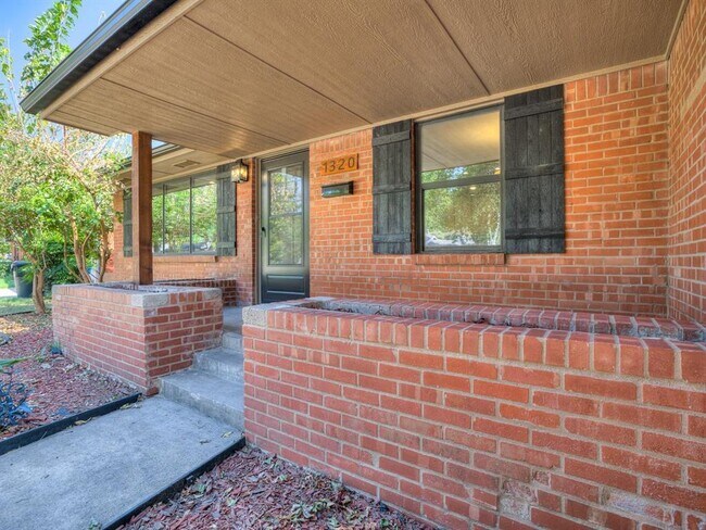 Foto del edificio - 1320 Avondale Dr