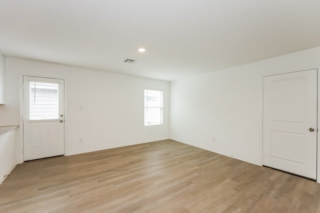 Building Photo - 2915 Ruby Crossing