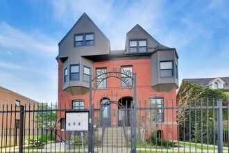 Building Photo - 3330 S Indiana Ave