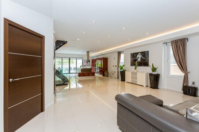 Foto del edificio - 96 Columbia Terrace