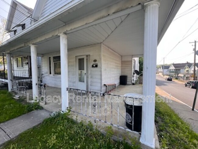 Building Photo - 85 Miller St