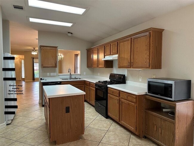 Foto del edificio - 706 Luke Ln