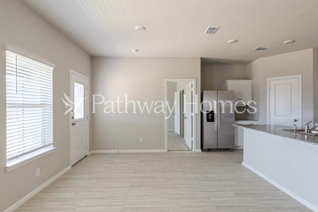 Foto del edificio - 9437 Golden Tree Ave