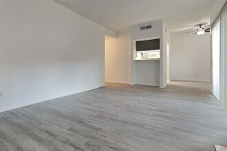 Building Photo - 6500 Harbor Town Dr