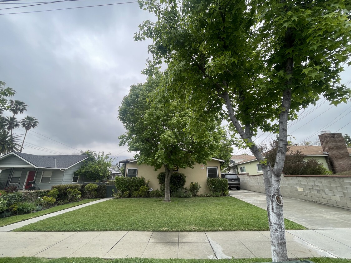 Building Photo - 715 W Colorado Blvd