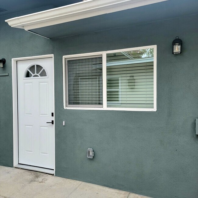 Foto del edificio - 6249-6253 Mary Lane Drive