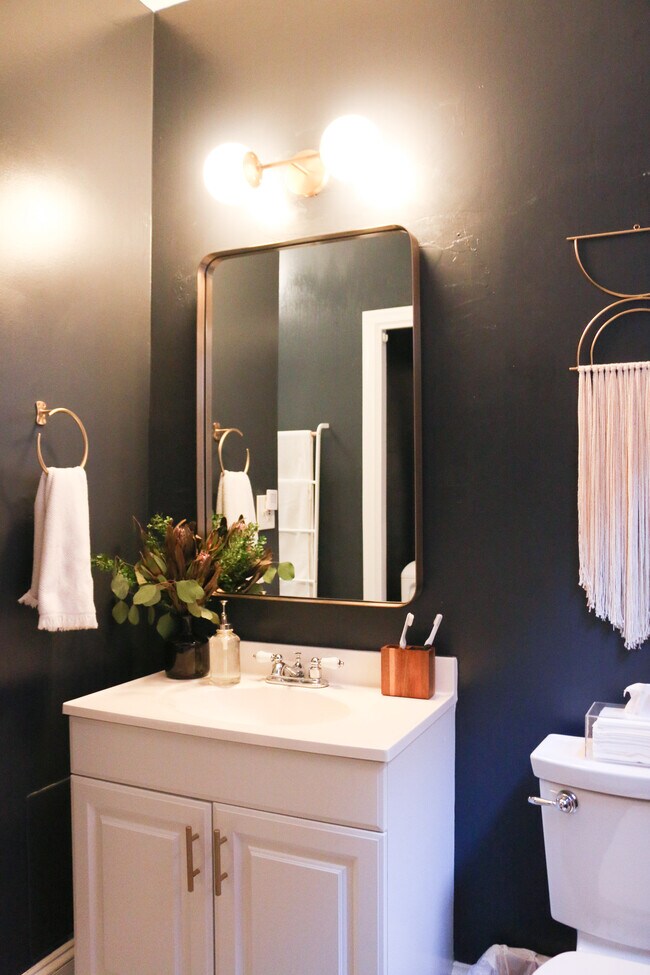 Foto del edificio - 242 12th St SE