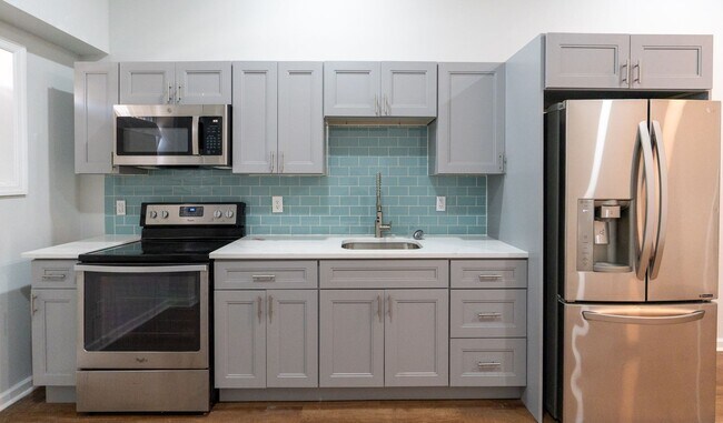 Building Photo - Newly renovated 1 bedroom 1st Fl Unit