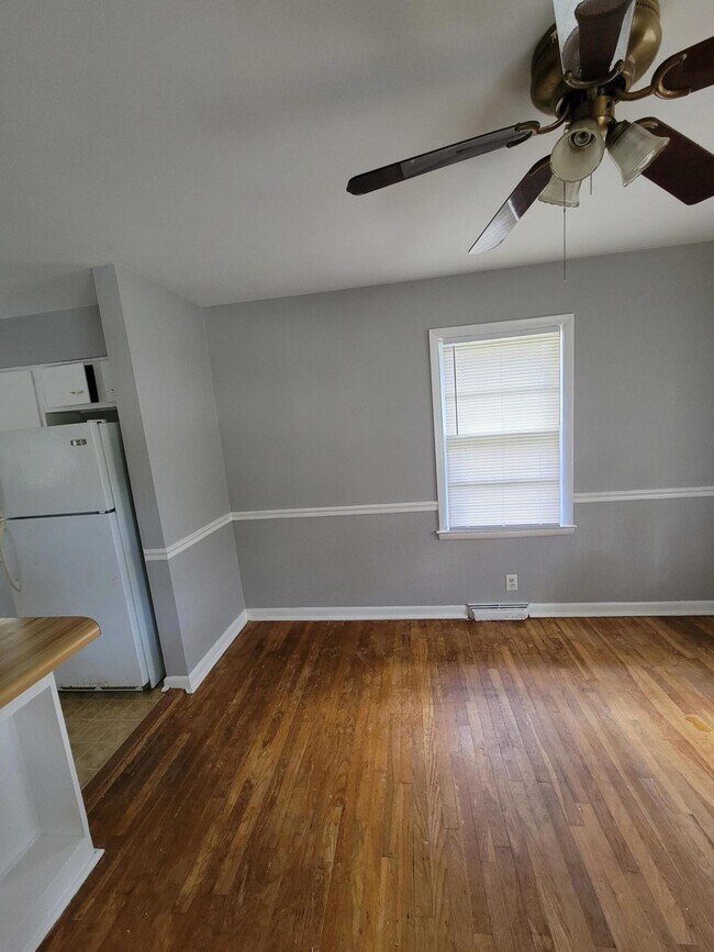 Building Photo - 1728 Shenandoah Dr