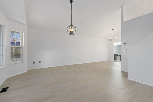 Foto del edificio - 87 Summit View Rd