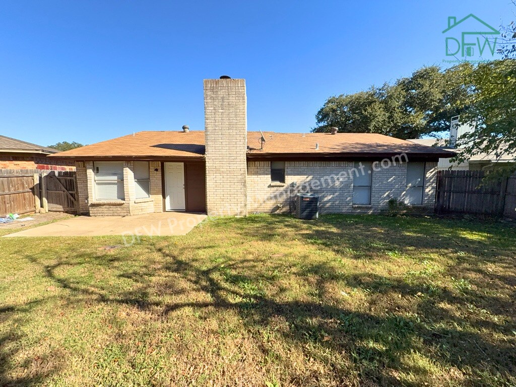 Foto del edificio - Charming 3BR Home for Lease with Spacious Backyard in Fort Worth
