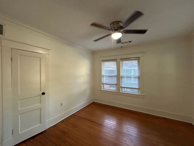 Building Photo - 572 S Greer St