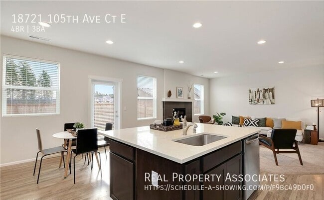 Foto del edificio - 18721 105th Ave Ct E