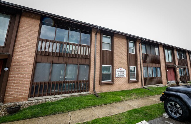 Building Photo - Spacious 2 Bedroom!