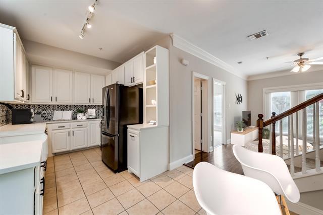 Foto del edificio - 5803 Hudson St