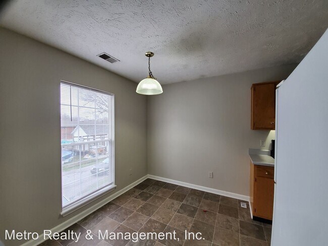 Building Photo - 1704 Stallings Ave