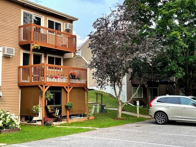 Foto del edificio - M13 Stonehedge Dr