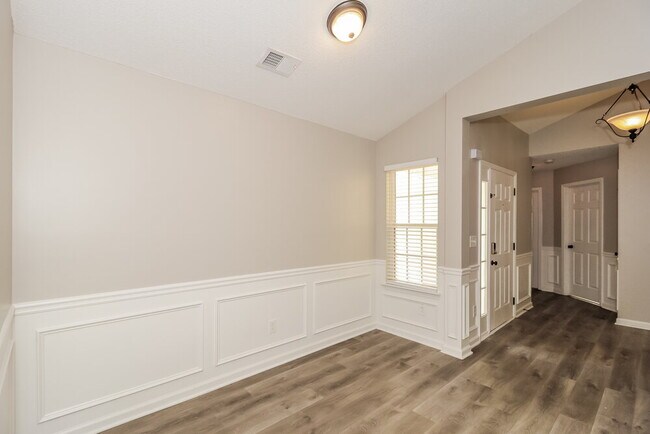 Foto del edificio - 526 Firethorn Ct