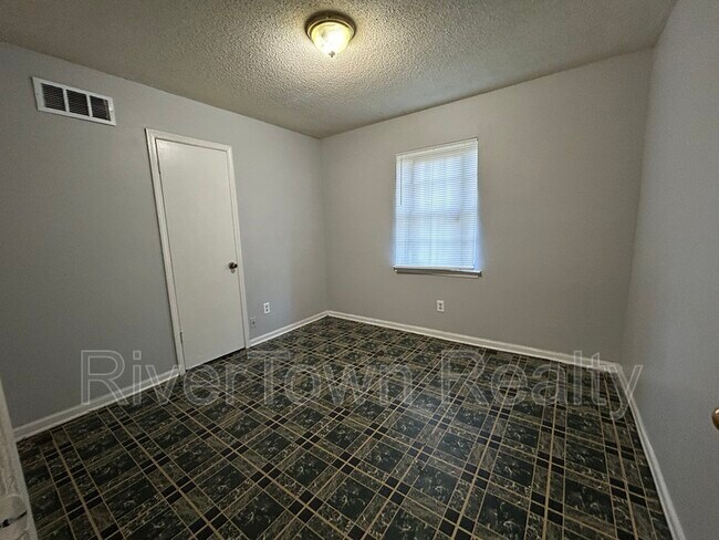 Foto del edificio - 4505 Spring Glen Dr