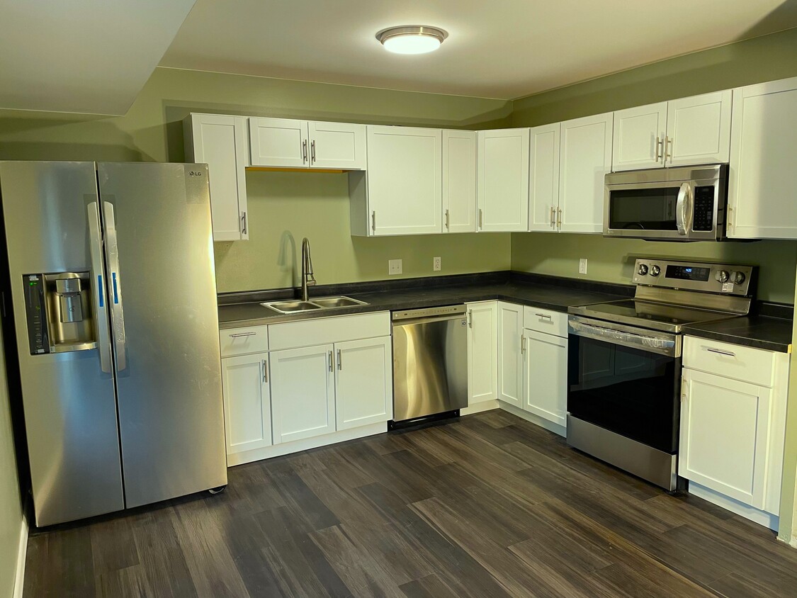 Newer Kitchen - 18284 Swiss Dr