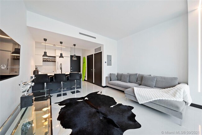 Foto del edificio - 50 South Pointe Dr