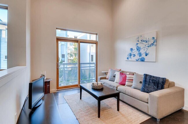 Foto del edificio - 1601 E 5th St.