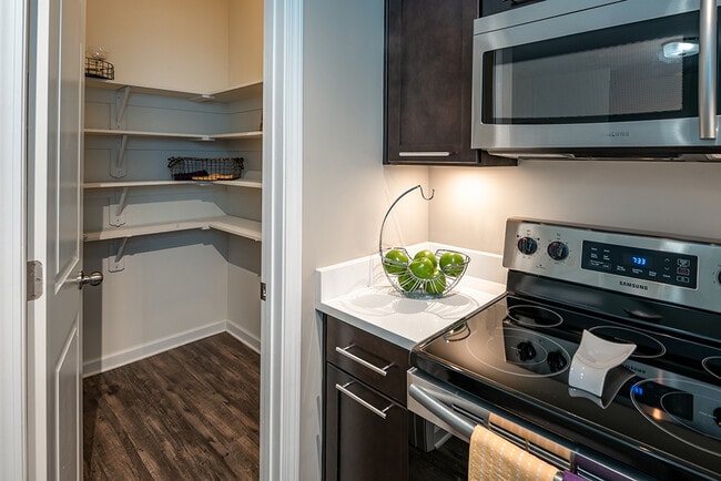 Foto del edificio - Oldfield Mews Apartments and Townhomes