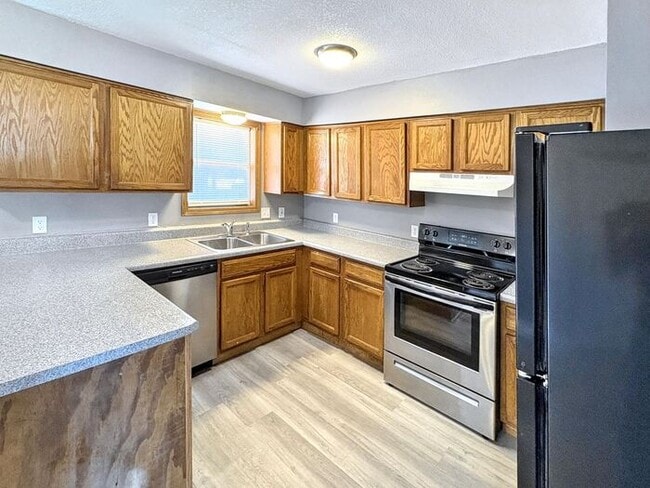 Foto del edificio - Spacious 4-Bedroom Home in a Prime Locatio...
