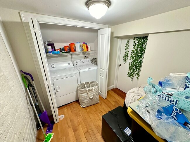 Foto del edificio - 836 Huntington Ave