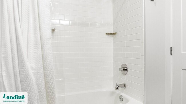 Foto del edificio - 9906 Runway Dr