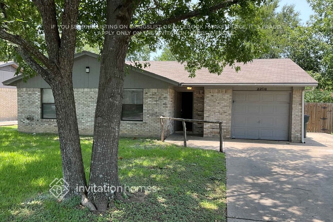 Building Photo - 2208 Winchester Dr