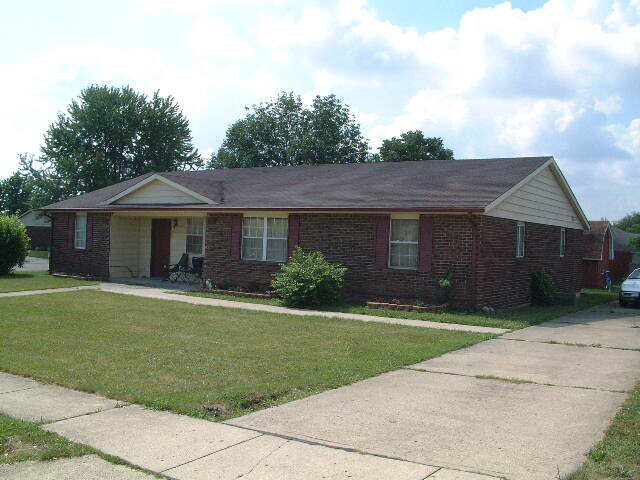 Primary Photo - 3 E Northwood Dr