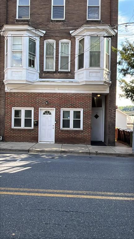 Foto del edificio - 124 W Potomac St
