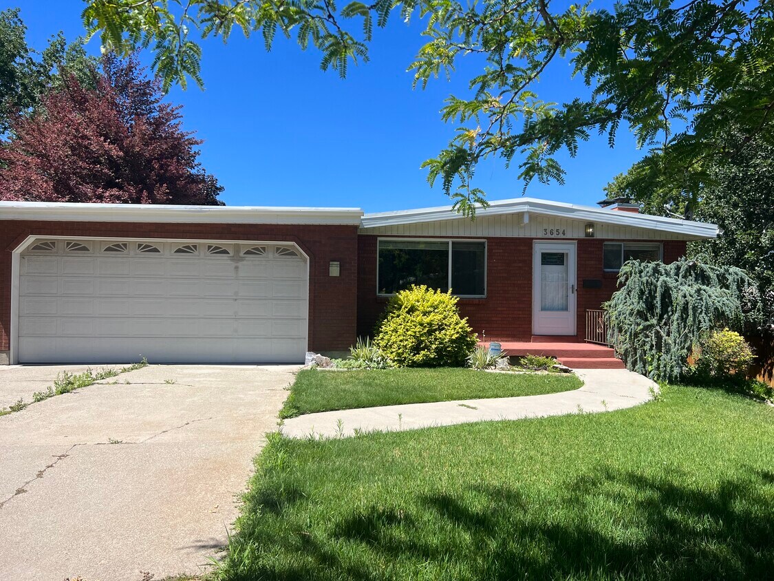 Foto principal - 3654 E Apollo Dr