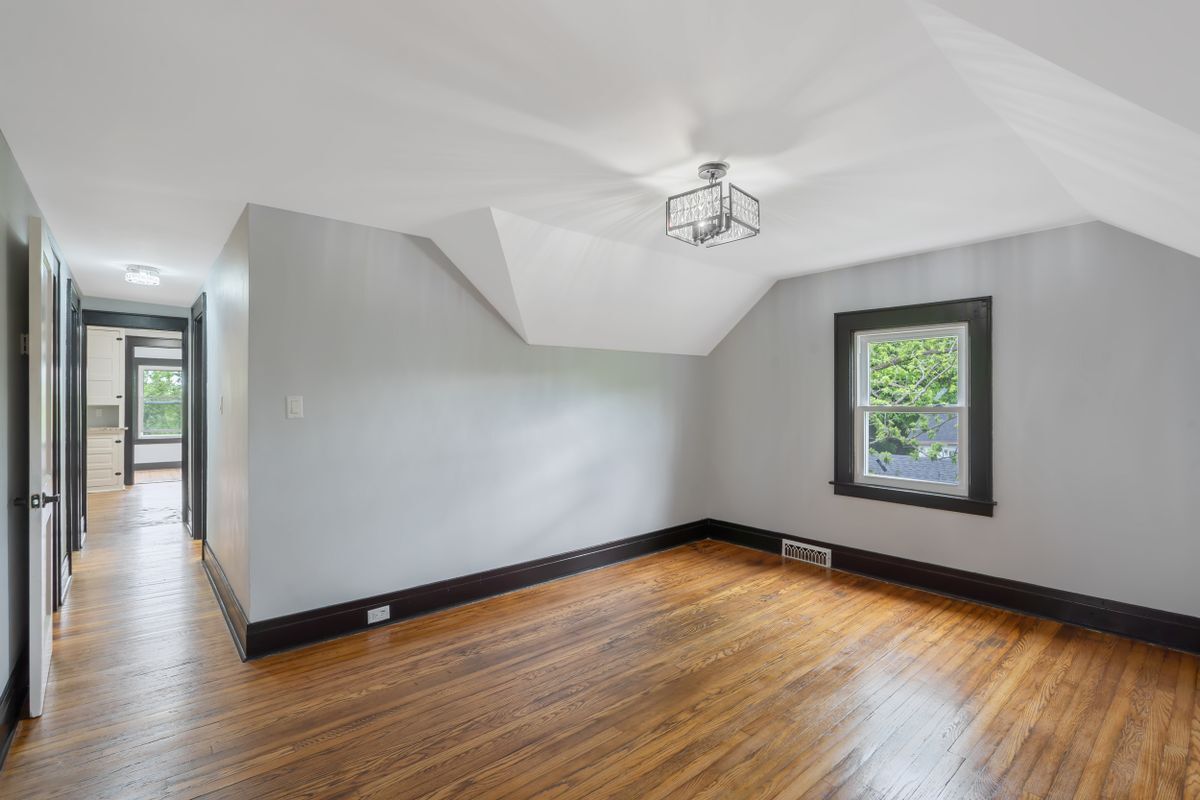 Foto del edificio - 944 Bellevue Ave