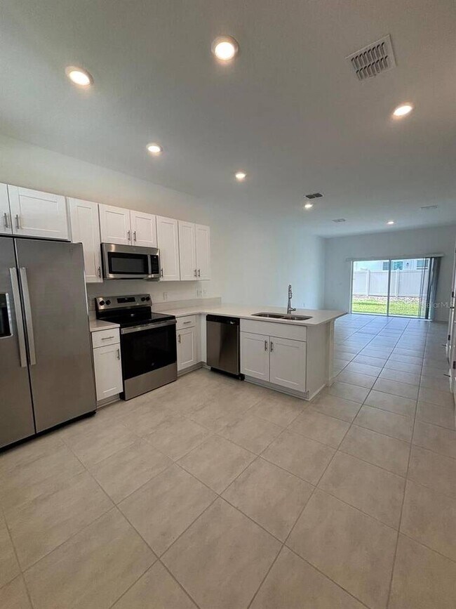 Building Photo - 3120 Skyline Lp