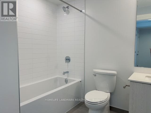 Photo du bâtiment - 357-2357 King St W