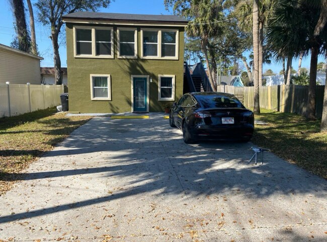Foto del edificio - 338 Rutledge Ave