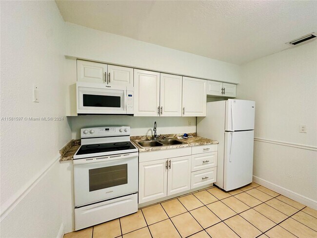 Building Photo - 9433 SW 174th St