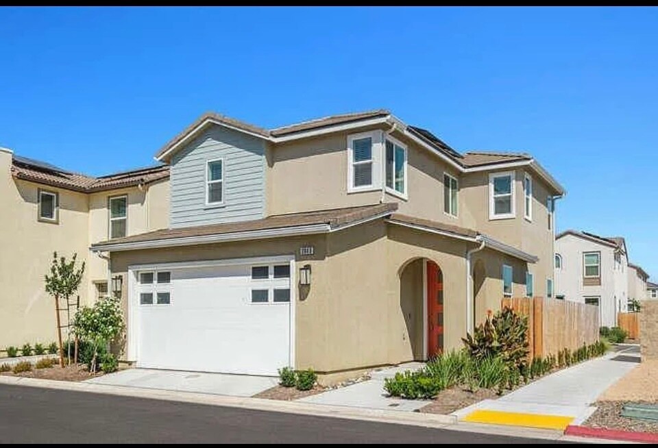 Primary Photo - 2045 N Perry Ln