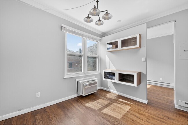 Building Photo - 354 1st St