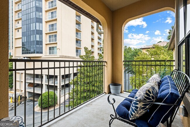 Foto del edificio - 3777 Peachtree Rd NE