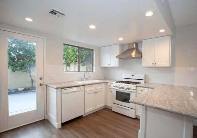 Foto del edificio - 394 Tava Ln