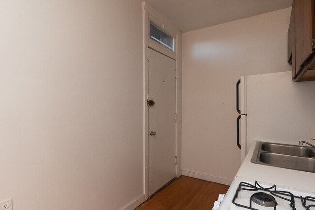 Foto del edificio - 1202 W Wellington Ave