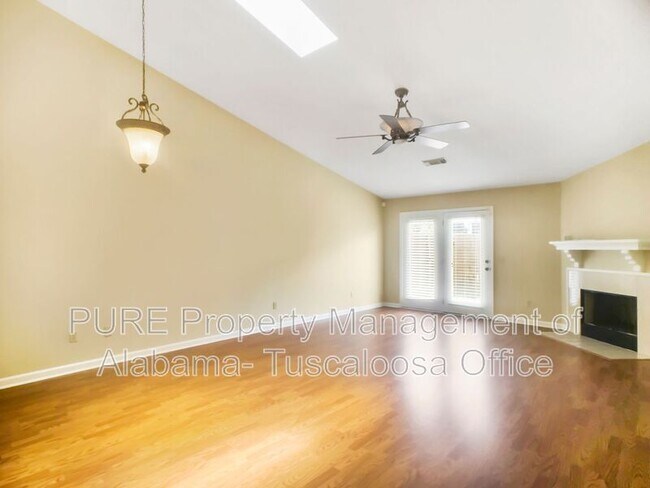 Building Photo - 1432 Southern Gardens Dr