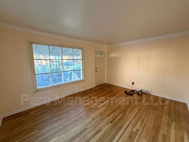 Foto del edificio - 16121 W Parkway St