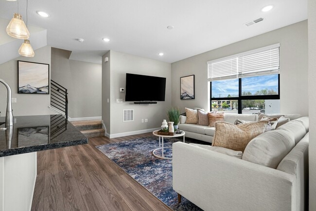 Photo - 2014 S Holly St Townhome