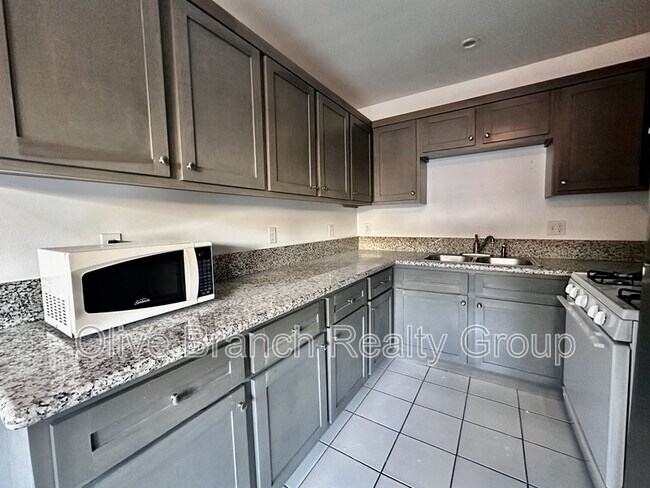Foto del edificio - 7546 Norton Ave