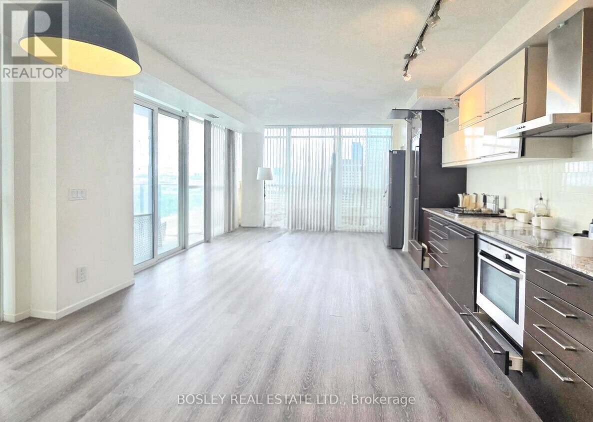 Photo principale - 770-PH770 Bay St.