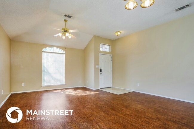 Foto del edificio - 1017 Glencrest Dr